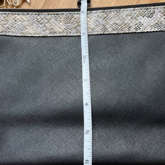 ULTA BEAUTY make up bag - Picture 3 of 4